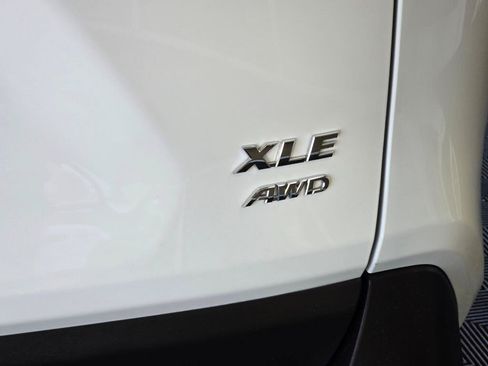 Used 2025 Toyota RAV4 XLE AWD/4WD image 14