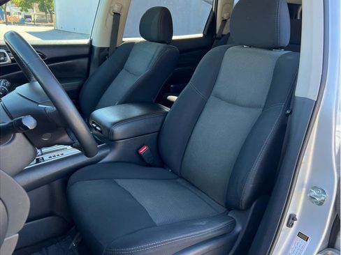 Used 2019 Nissan Pathfinder SV w/ SV Tech Package AWD/4WD image 6