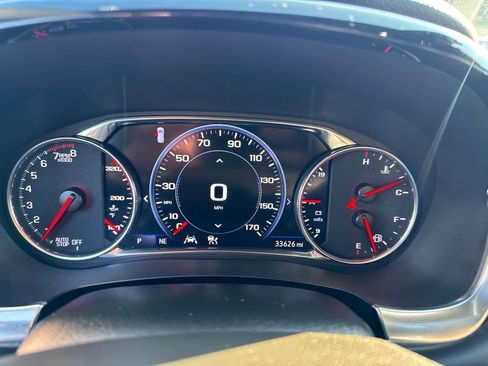 Used 2023 Chevrolet Traverse Premier FWD image 23