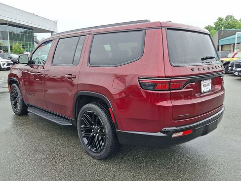 Used 2023 Jeep Wagoneer Series II AWD/4WD image 28