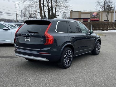 Used 2022 Volvo XC90 T5 Momentum w/ Climate Package image 5