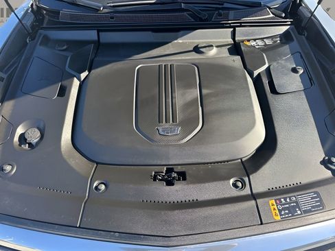 Used 2024 Cadillac Lyriq Luxury w/ LPO, Floor Liner Package image 34