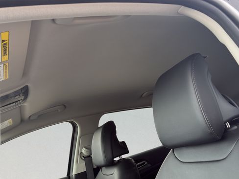 Used 2025 Kia Sportage EX FWD image 15