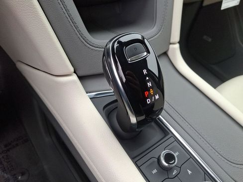 New 2025 Cadillac XT6 Premium Luxury image 7