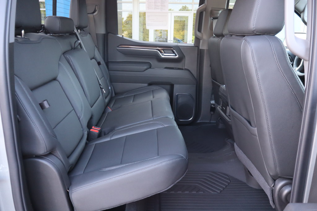 Used 2026 Chevrolet Silverado 1500 LT Trail Boss w/ LT Trail Boss Premium Package AWD/4WD image 20