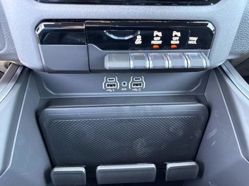 New 2026 RAM 1500 4x4 Crew Cab image 26