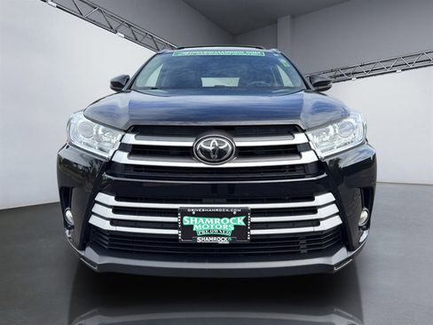 Used 2018 Toyota Highlander XLE image 9