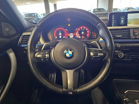 Used 2018 BMW 330i xDrive Sedan AWD/4WD image 11