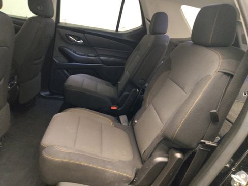 Used 2021 Chevrolet Traverse LT FWD image 18