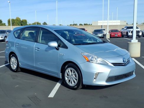 Used 2012 Toyota Prius V Five image 5