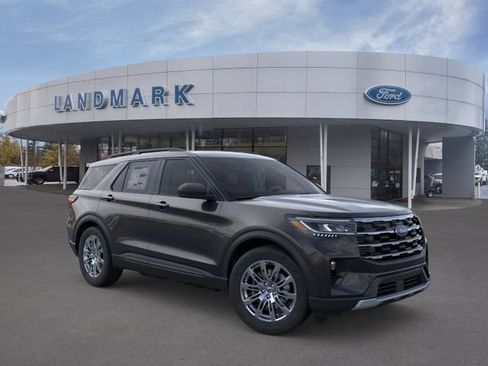New 2026 Ford Explorer Active w/ Active Comfort Package AWD/4WD image 7
