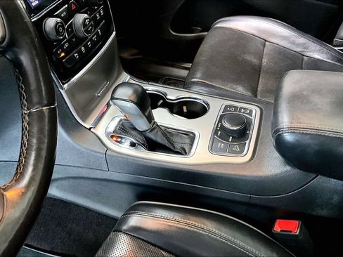 Used 2019 Jeep Grand Cherokee Overland AWD/4WD image 18