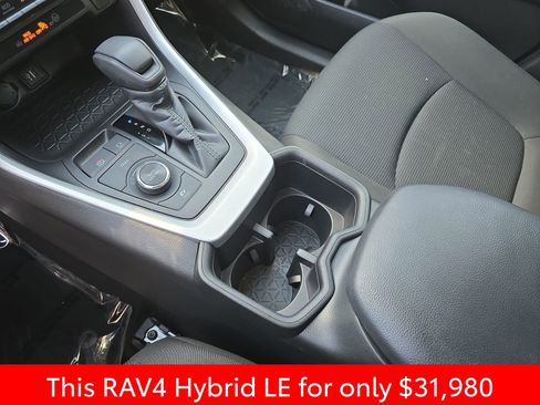 Used 2024 Toyota RAV4 LE AWD/4WD image 30
