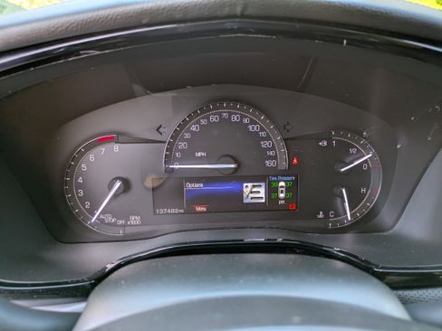 Used 2017 Cadillac XT5 Premium Luxury w/ Driver Assist Package image 25