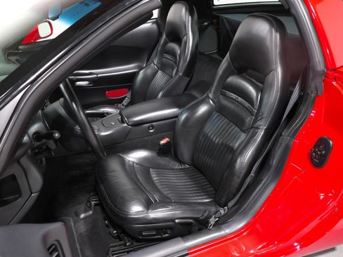 Used 1997 Chevrolet Corvette Coupe w/ Memory Pkg RWD image 78