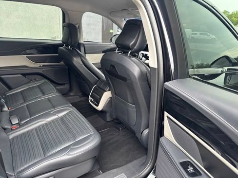 Used 2024 Lincoln Nautilus Reserve AWD/4WD image 33