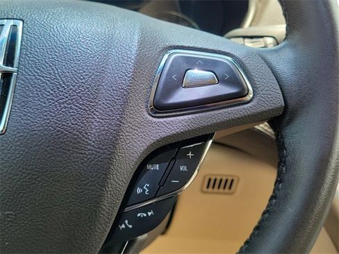 Used 2018 Lincoln MKX Premiere image 16