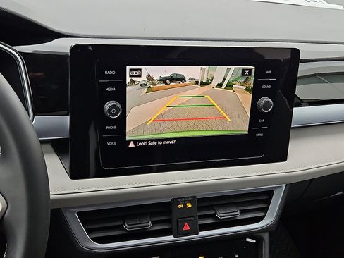 New 2026 Volkswagen Taos SE image 16