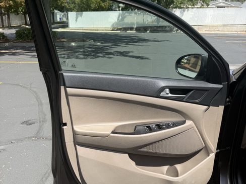 Used 2019 Hyundai Tucson SE FWD image 18