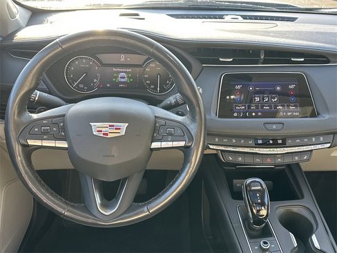 Used 2023 Cadillac XT4 Premium Luxury image 23