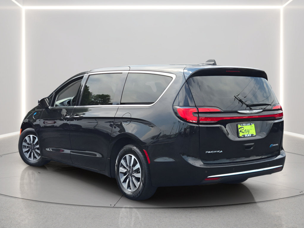 Used 2023 Chrysler Pacifica Touring-L FWD image 19