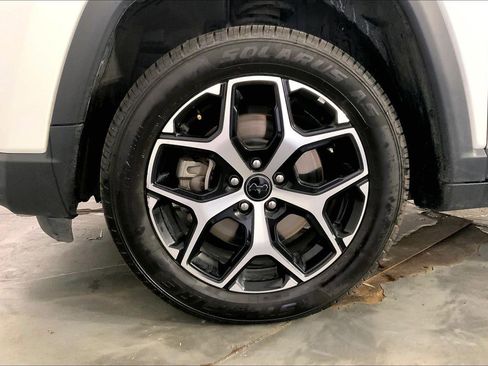 Used 2025 Jeep Compass Limited AWD/4WD image 9