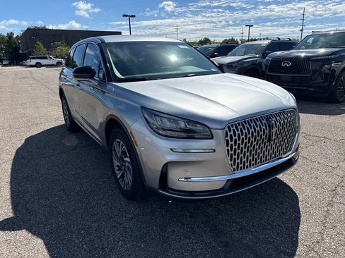 Used 2023 Lincoln Corsair FWD w/ Equipment Group 101A image 3