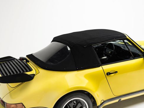 Used 1988 Porsche 911 Carrera RWD image 12