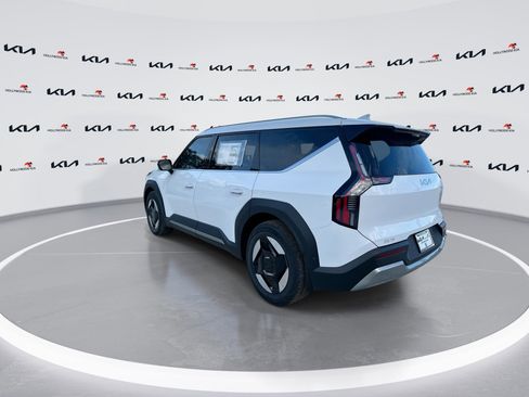 New 2026 Kia EV9 Wind image 6