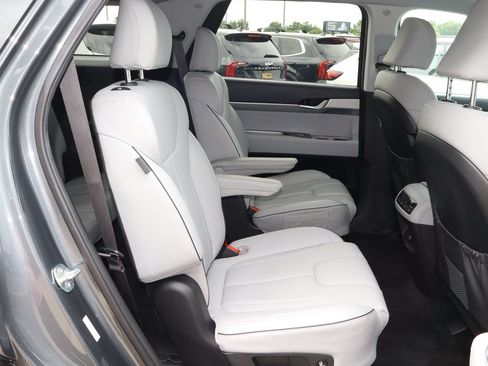 Used 2025 Hyundai Palisade SEL FWD image 25