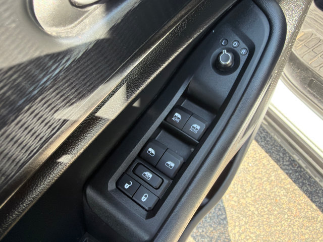 Used 2025 Jeep Grand Cherokee Laredo X w/ Luxury Tech Group I AWD/4WD image 25