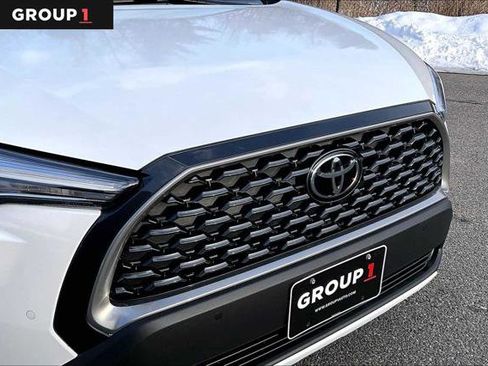 Certified 2025 Toyota Corolla Cross XLE image 31