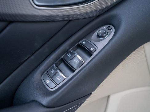 Used 2015 INFINITI Q50 Premium w/ Navigation Package image 21