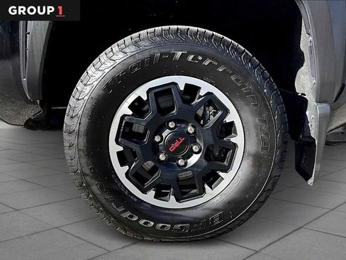 Used 2025 Toyota Tacoma TRD Off-Road image 11