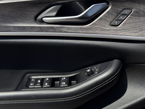 Used 2023 Jeep Grand Cherokee Limited w/ Black Appearance Package image 25