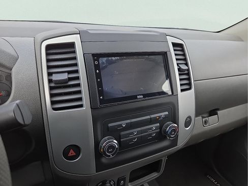 Used 2021 Nissan Frontier SV w/ SV Utility Package image 17