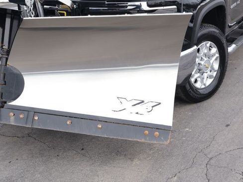 Used 2025 Chevrolet Silverado 2500 LT w/ Convenience Package image 11