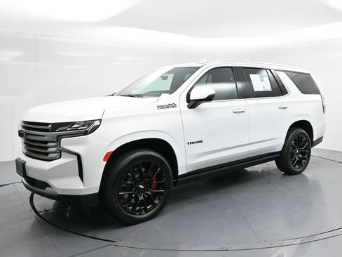 Used 2024 Chevrolet Tahoe High Country AWD/4WD image 3
