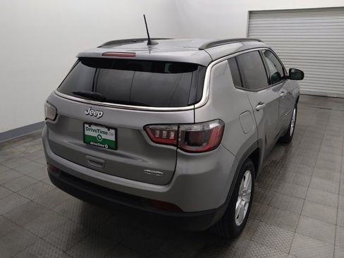 Used 2022 Jeep Compass Latitude FWD image 7