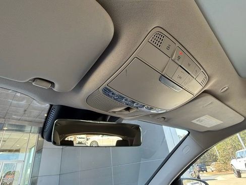 Used 2022 Mercedes-Benz GLC 300 4MATIC image 30