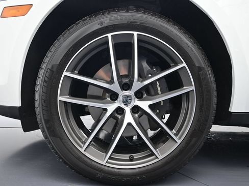 Used 2026 Porsche Macan AWD/4WD image 30