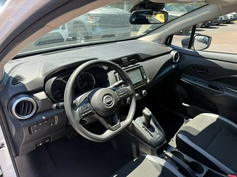 Used 2025 Nissan Versa S w/ Trunk Package FWD image 3