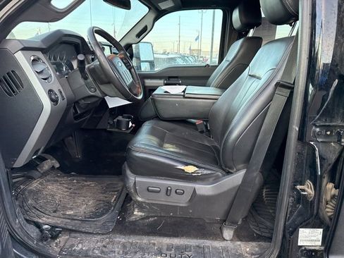 Used 2016 Ford F250 Lariat w/ Lariat Interior Package image 12