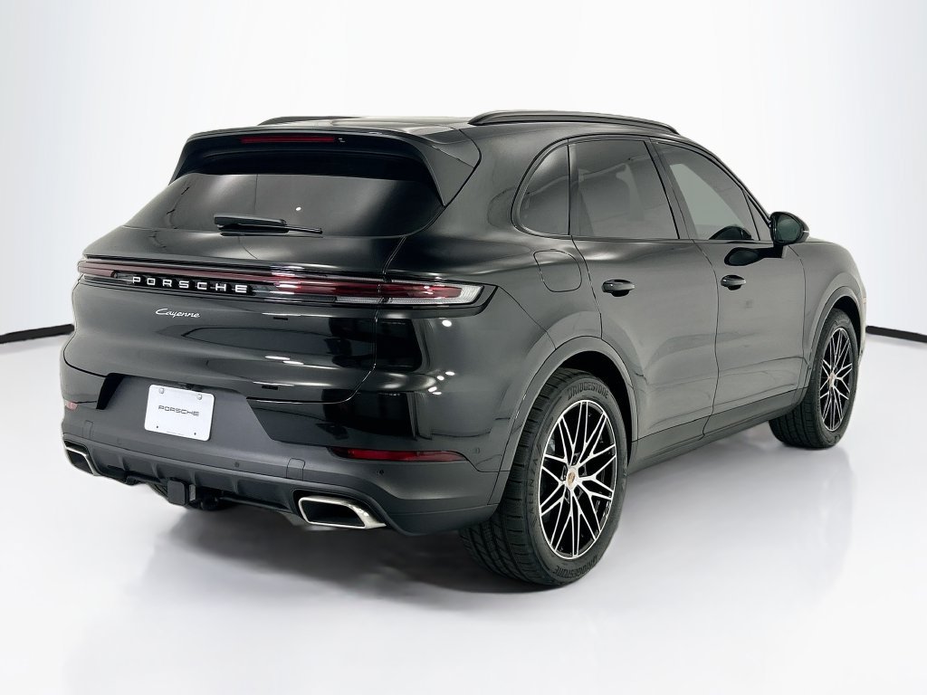 Used 2026 Porsche Cayenne AWD/4WD image 7