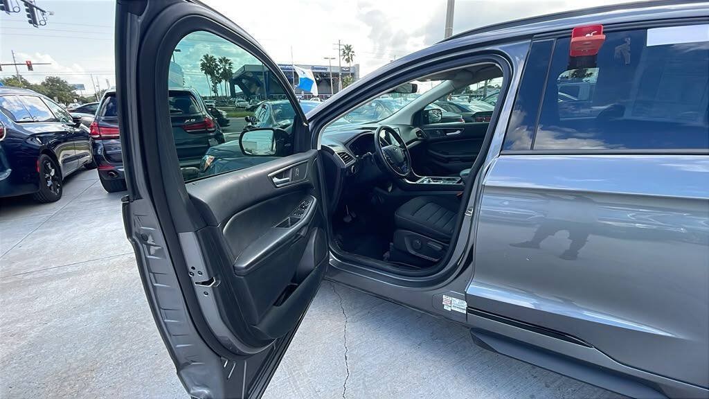 Used 2024 Ford Edge SE w/ Black Appearance Package AWD/4WD image 7