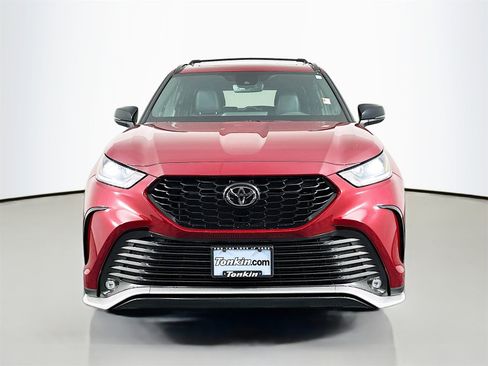 New 2026 Toyota Highlander XSE image 2