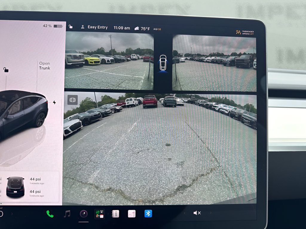 Used 2024 Tesla Model Y Long Range RWD image 17