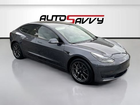 Used 2023 Tesla Model 3 Standard Range RWD image 1