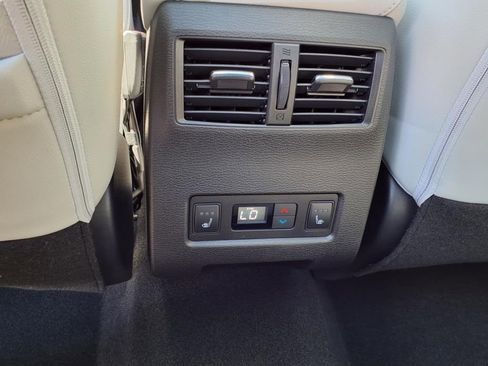 New 2025 Mitsubishi Outlander SEL image 10