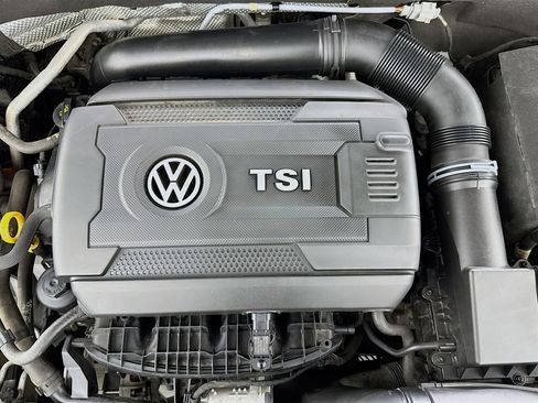 Used 2017 Volkswagen Jetta GLI image 38